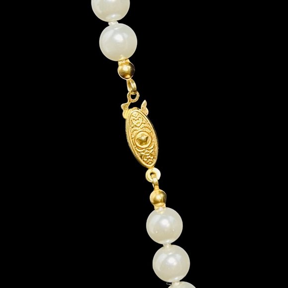 Single Strand Faux Pearl Necklace (4599) - Picture 5 of 7
